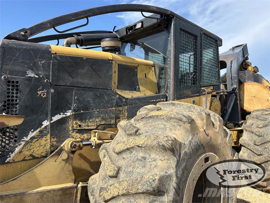 CAT 525B Arrastrador de troncos