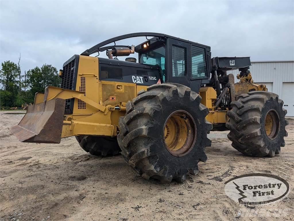 CAT 525C Arrastrador de troncos