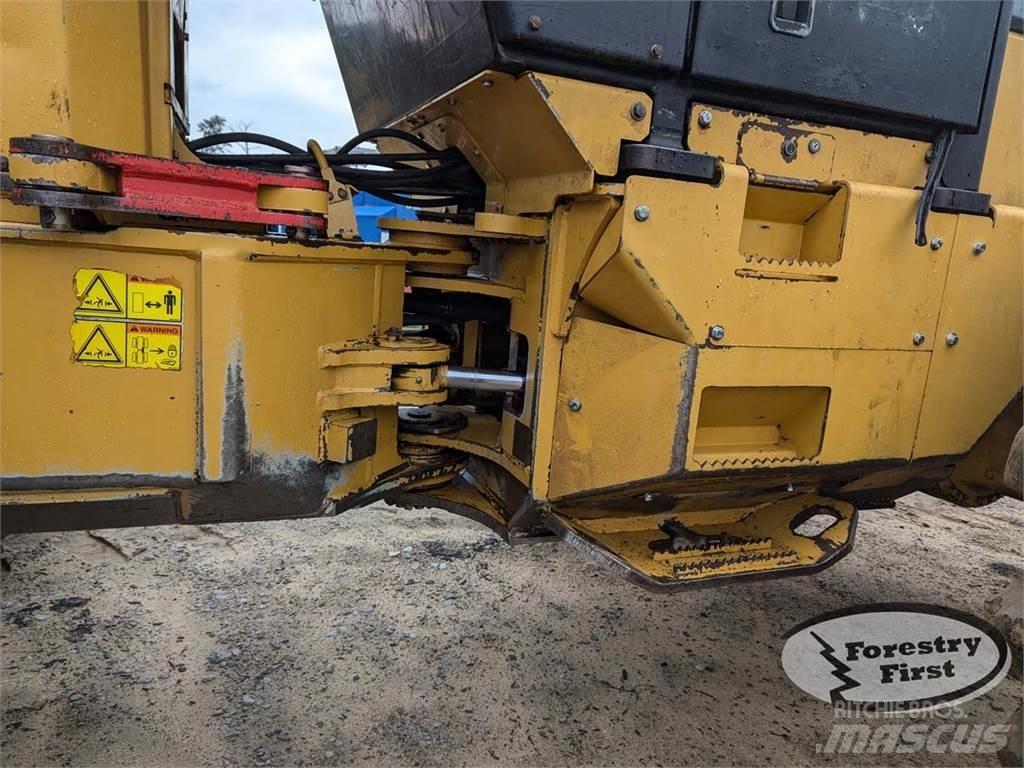 CAT 525C Arrastrador de troncos