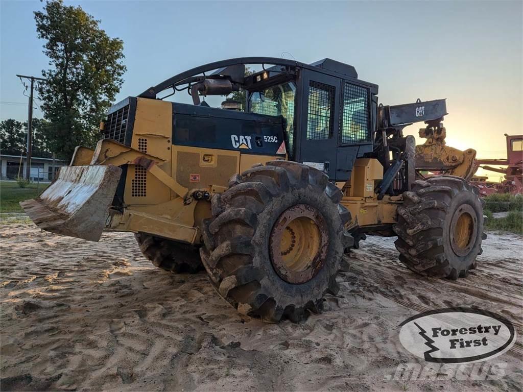 CAT 525C Arrastrador de troncos