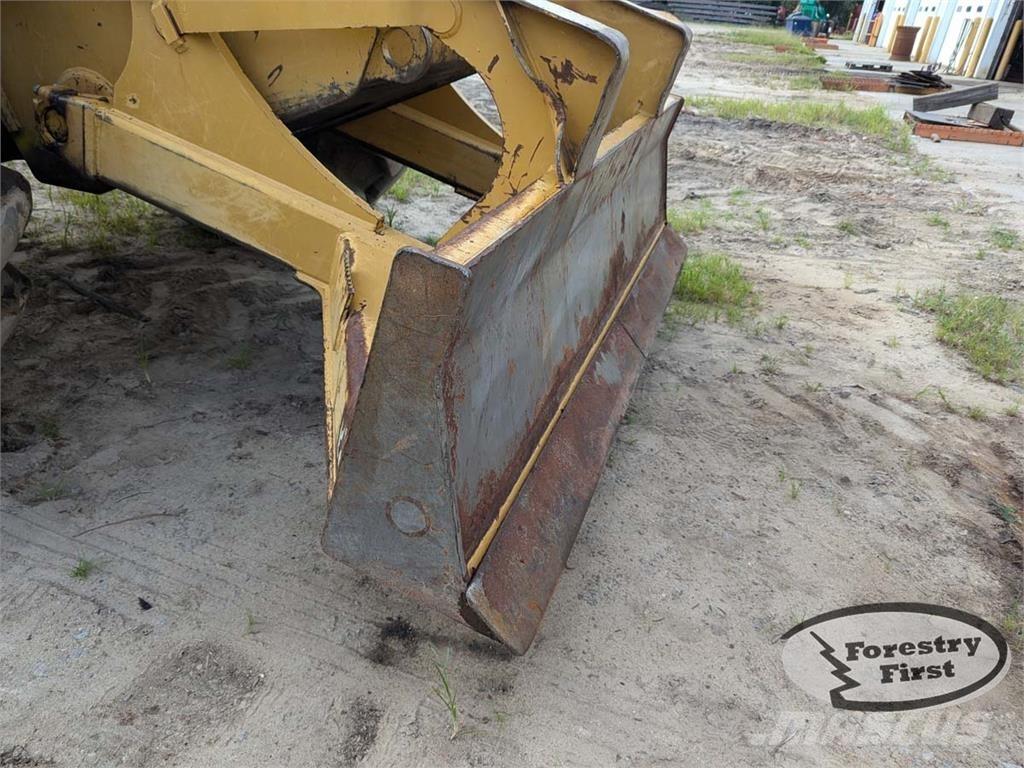 CAT 525C Arrastrador de troncos