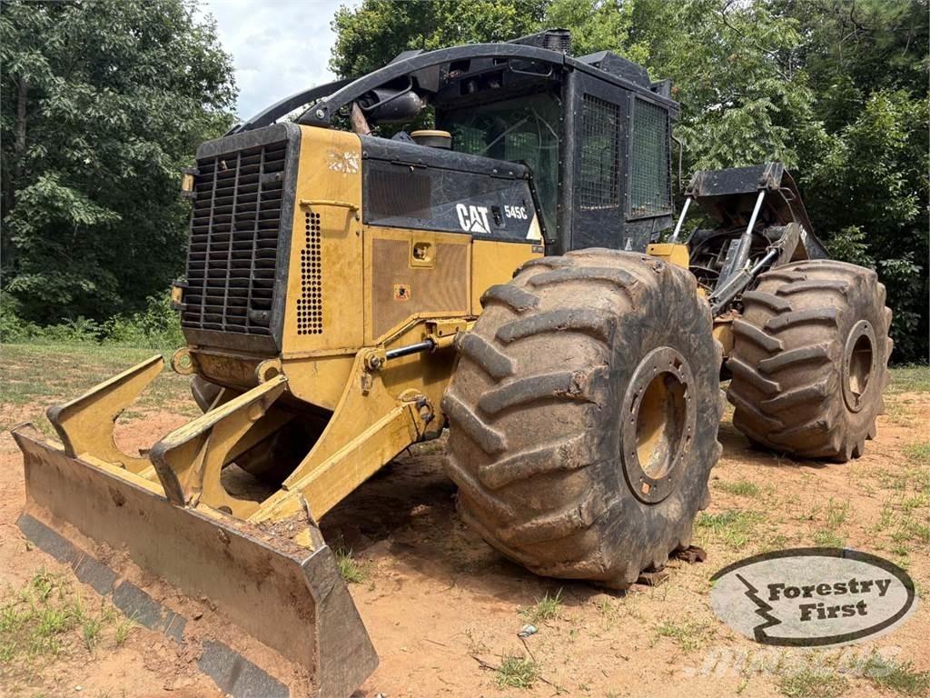 CAT 545C Arrastrador de troncos
