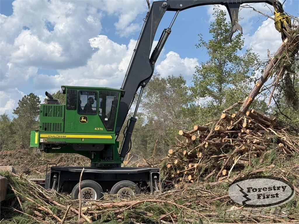 John Deere 437E Cargadora forestal