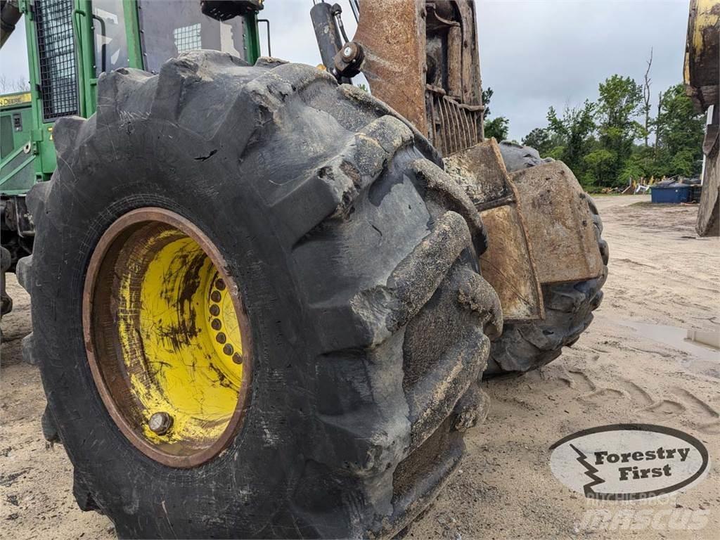 John Deere 748H Arrastrador de troncos