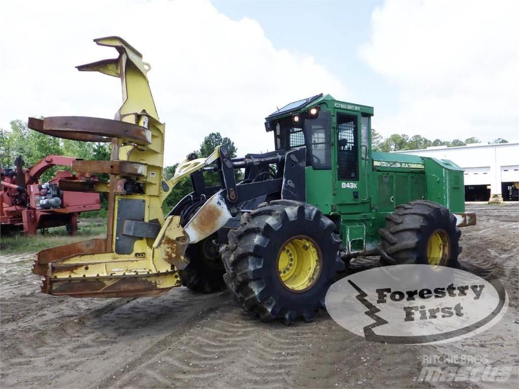 John Deere 843K Talador apilador