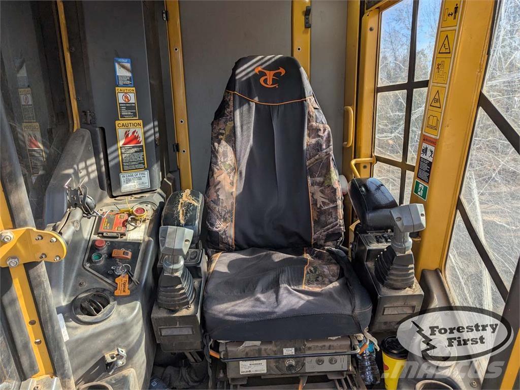 Tigercat 822D Talador apilador