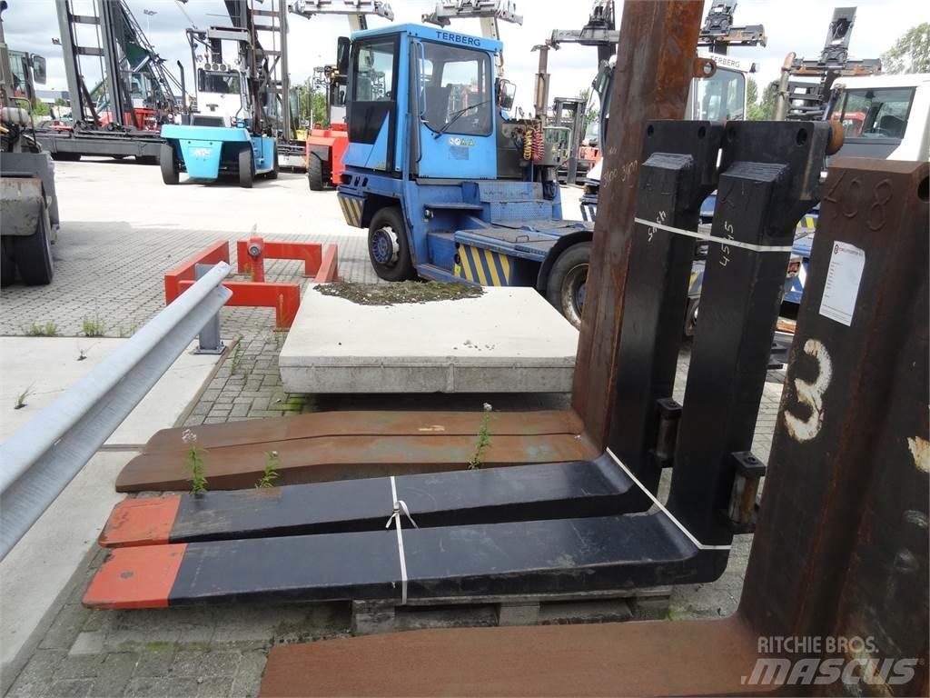 Kalmar DCG330-12 Carretillas diesel