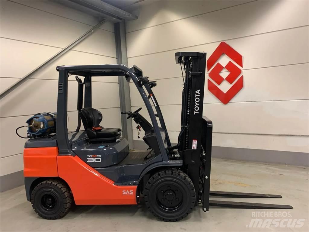 Toyota 02-8FGF30 Carretillas LPG