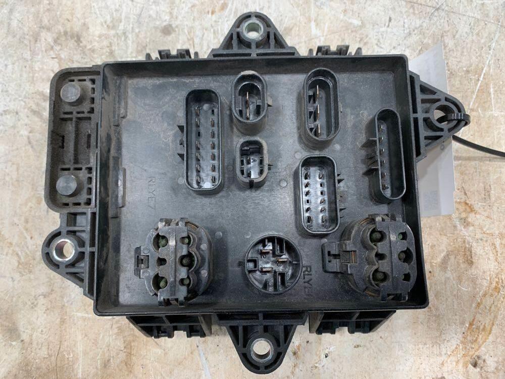 Volvo VNL Electrónicos