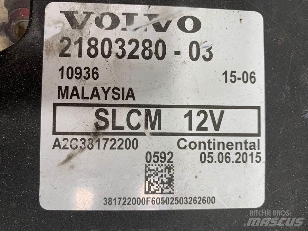 Volvo VNL Cabinas e interior