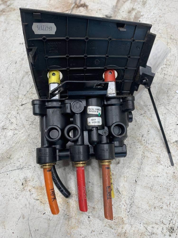 Volvo VNL Transporte - Otros