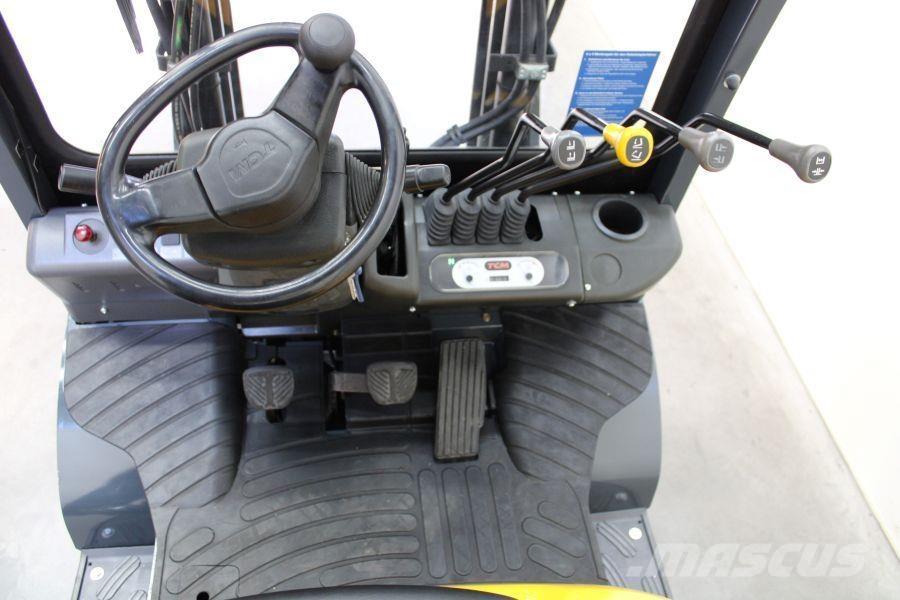 TCM FD 25 T 3 Carretillas diesel