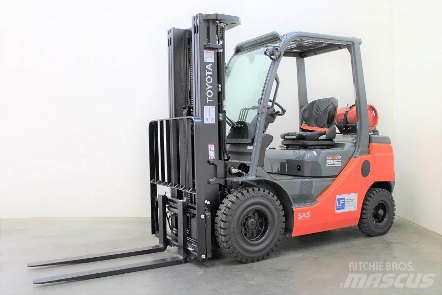 Toyota 02-8FGF25 Carretillas LPG