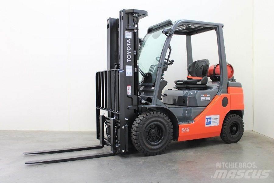 Toyota 02-8FGF25 Carretillas LPG