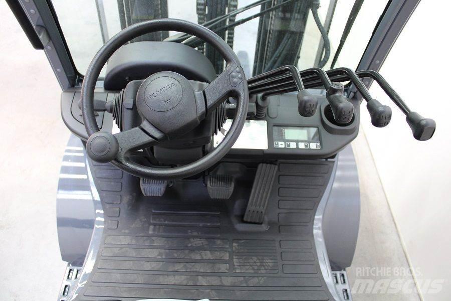 Toyota 02-8FGF25 Carretillas LPG
