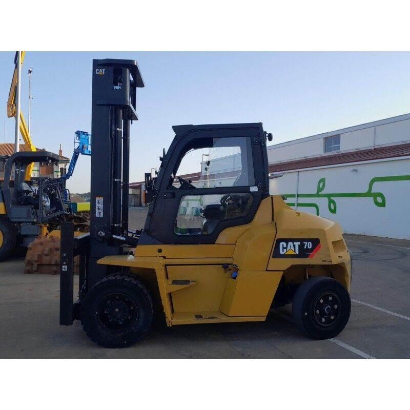 CAT DP70N1 Carretillas elevadoras todo terreno