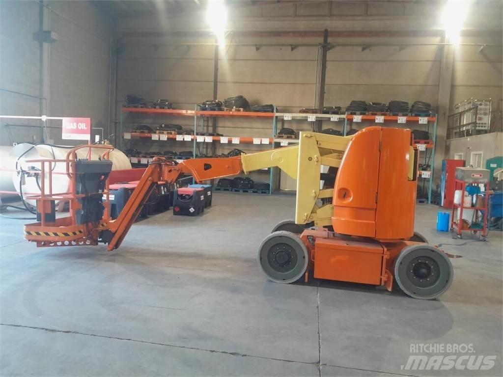 JLG E300AJ Plataforma de trabajo articulada