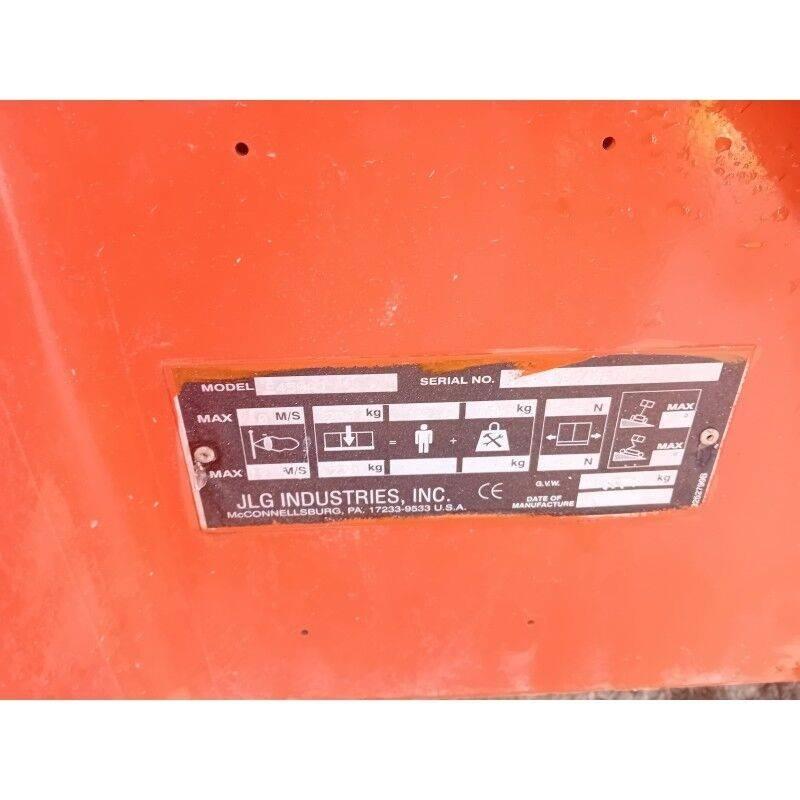 JLG E450AJ Plataforma de trabajo articulada