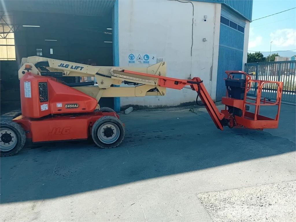 JLG E450AJ Plataforma de trabajo articulada