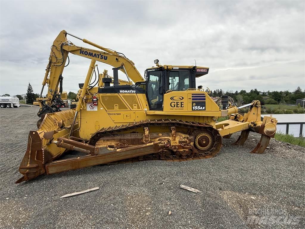 Komatsu D155AX-8 Buldozer sobre oruga
