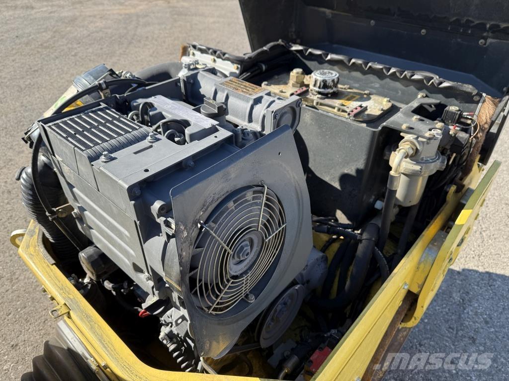 Bomag BW 100 AD-3 Rodillos de doble tambor