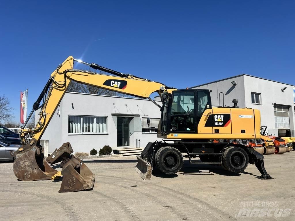 CAT M 320 F Excavadoras de ruedas
