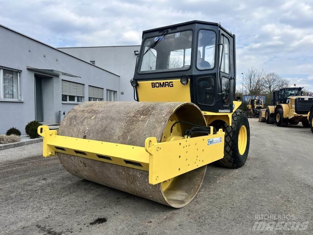 JCB Vibromax W 1402 D Rodillos de un solo tambor