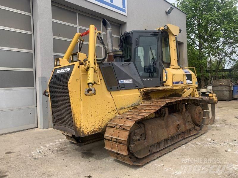 Komatsu D 65 EX-15 Buldozer sobre oruga