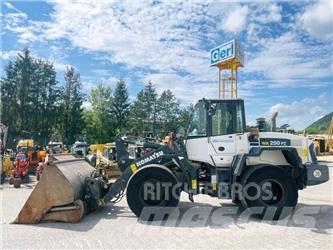 Komatsu WA250PZ-6 Cargadoras sobre ruedas