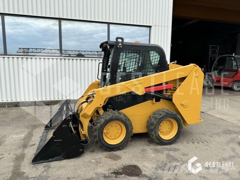 CAT 236D Palas cargadoras