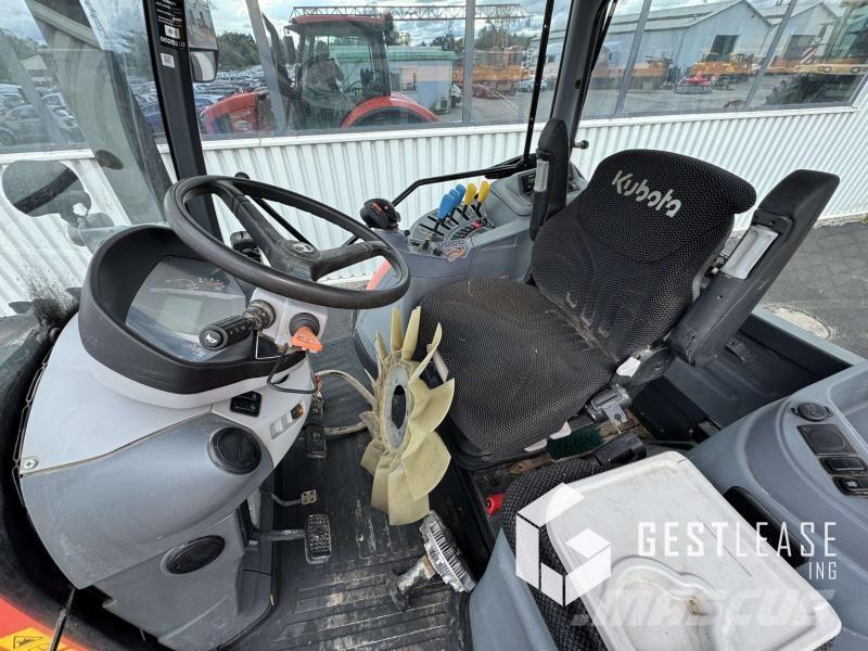 Kubota M6121 Tractores