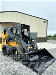 John Deere 318G Minicargadoras