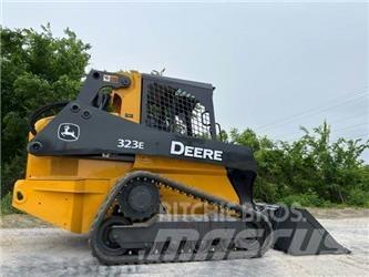John Deere 323E Minicargadoras