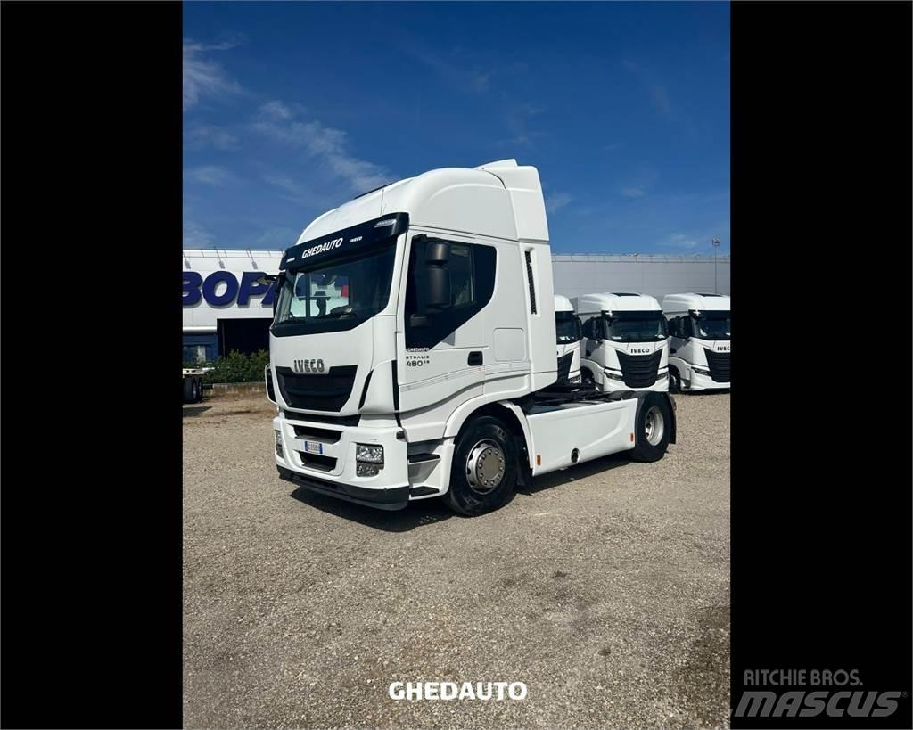 Iveco AS440S48T/P Camiones caja cerrada