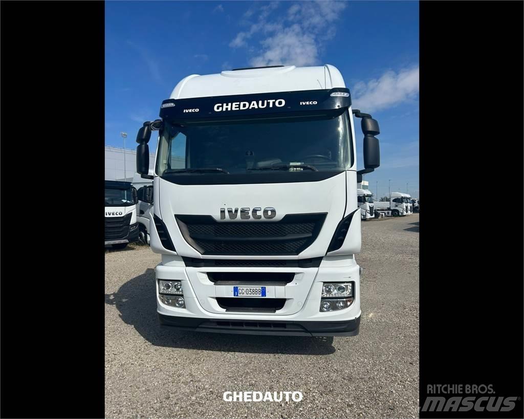 Iveco AS440S48T/P Camiones caja cerrada