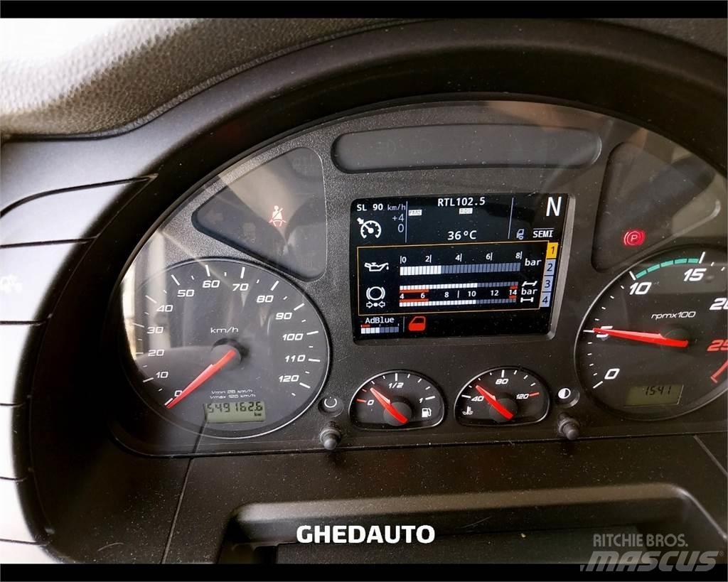 Iveco AS440S48T/P Camiones caja cerrada