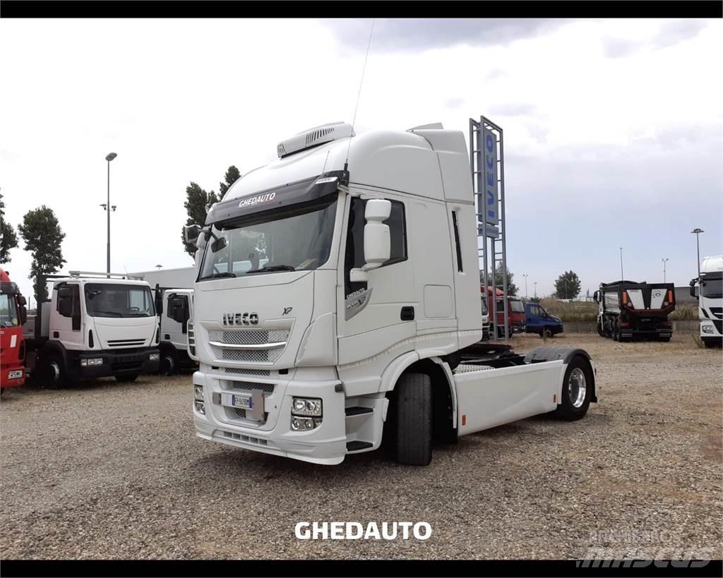 Iveco AS440ST/P Camiones caja cerrada