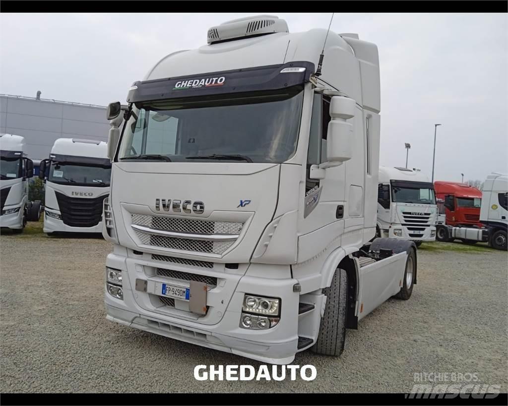 Iveco AS440ST/P Camiones caja cerrada