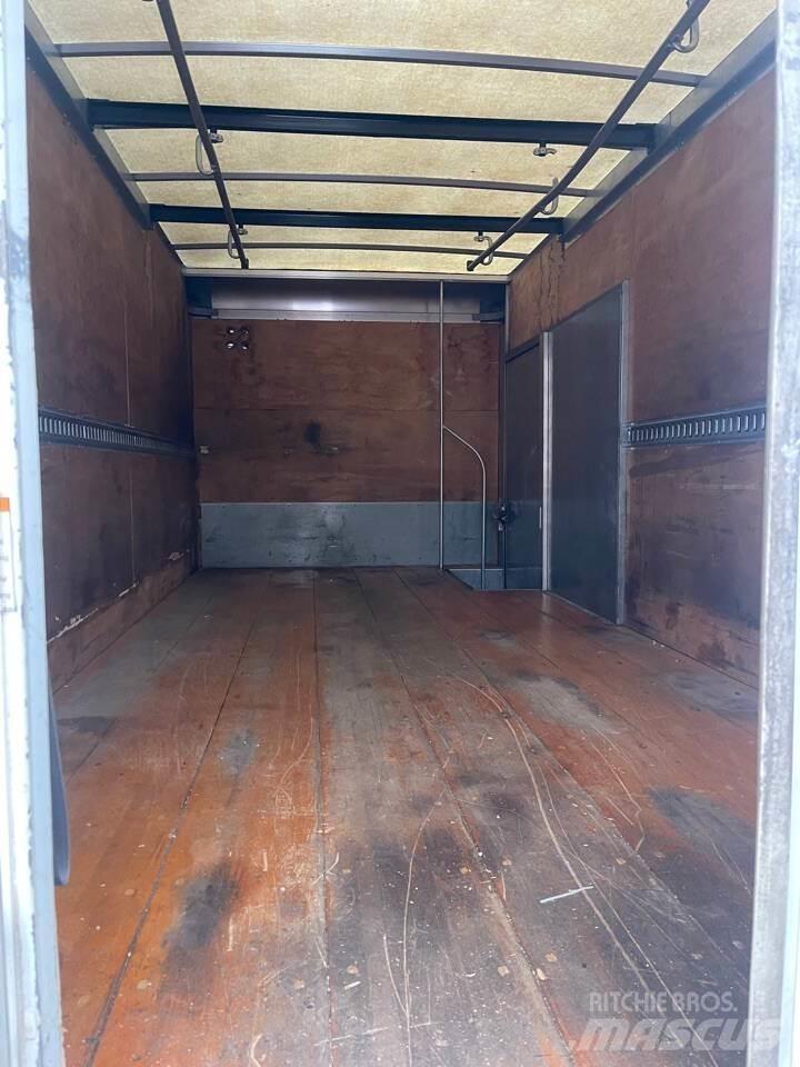 Isuzu NPR-HD Camiones caja cerrada