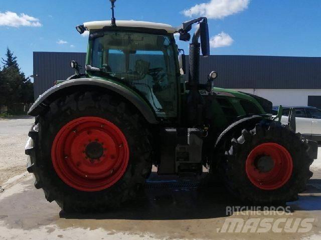 Fendt 718 VARIO Tractores