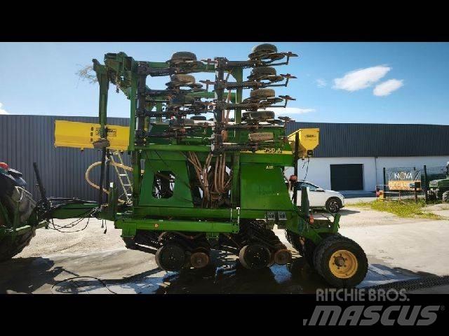 John Deere 750A Otras máquinas para siembra