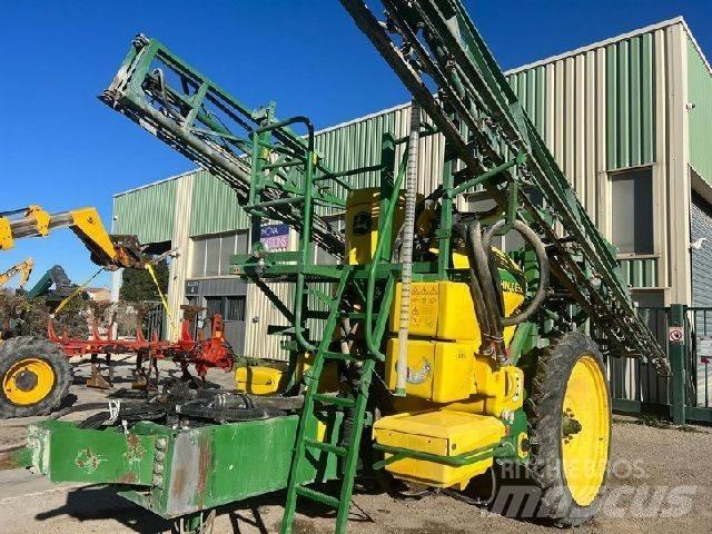 John Deere 824 SE Pulverizadores arrastrados