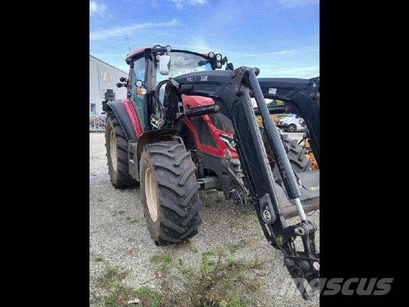 Valtra G115 Tractores