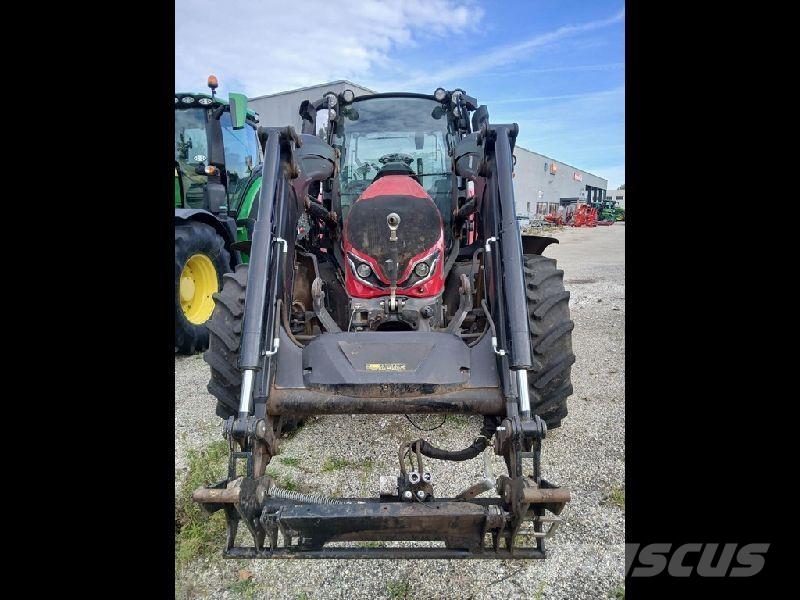 Valtra G115 Tractores