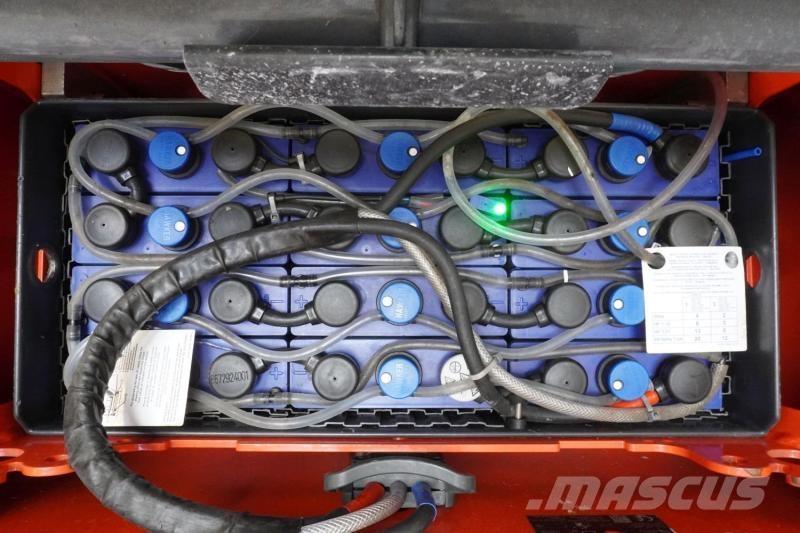 Linde D 12 133 Apiladores eléctricos autopropulsados