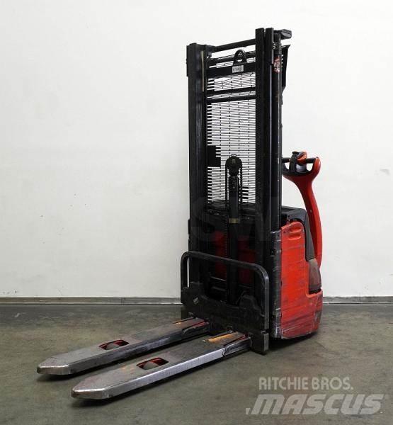 Linde L 10 379 Apiladores eléctricos autopropulsados