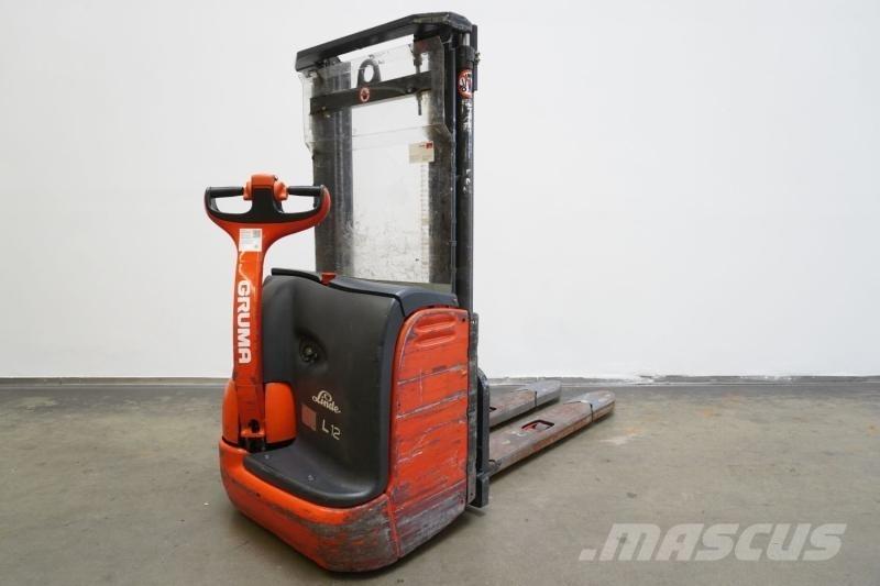Linde L 12 379 Apiladores eléctricos autopropulsados