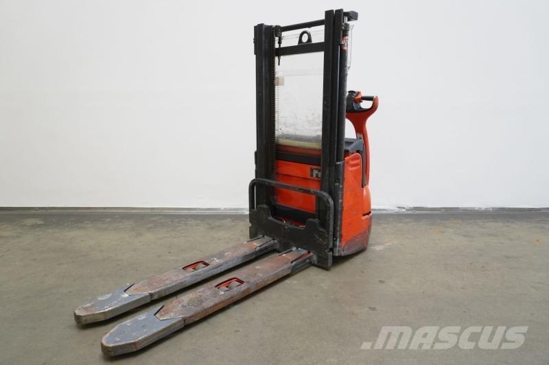 Linde L 12 379 Apiladores eléctricos autopropulsados