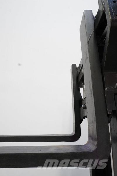 OM Xi 14 Carretillas retráctiles