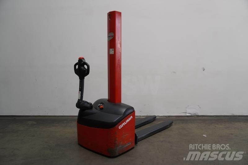 Stacky 10S16 Apiladores eléctricos autopropulsados